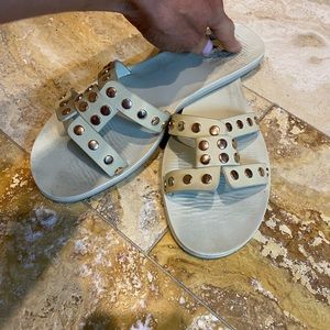 Off-white bamboo sandals/flip-flops